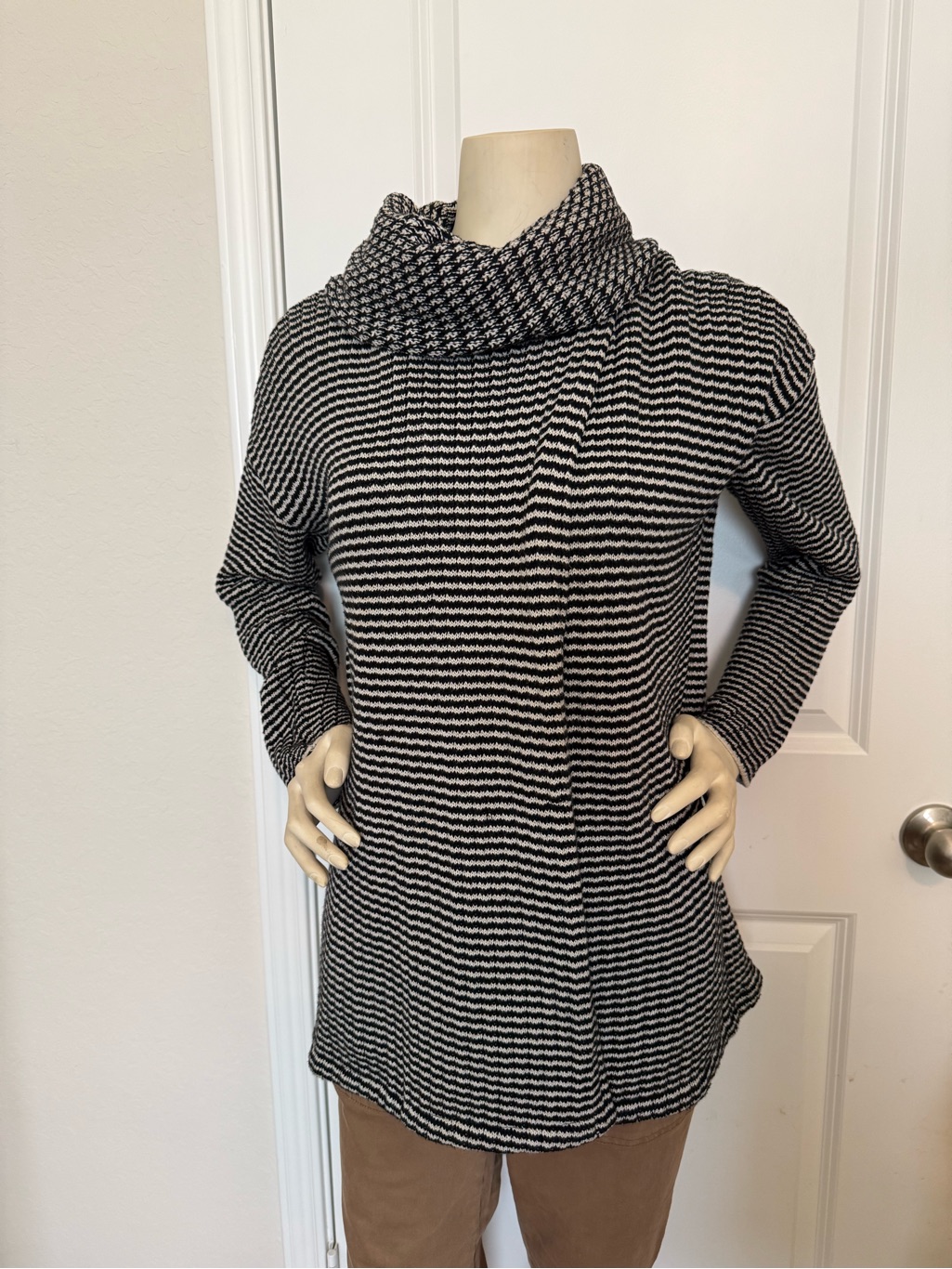 Cabi Fergie Black & White 100% Cotton Turtleneck Sweater
